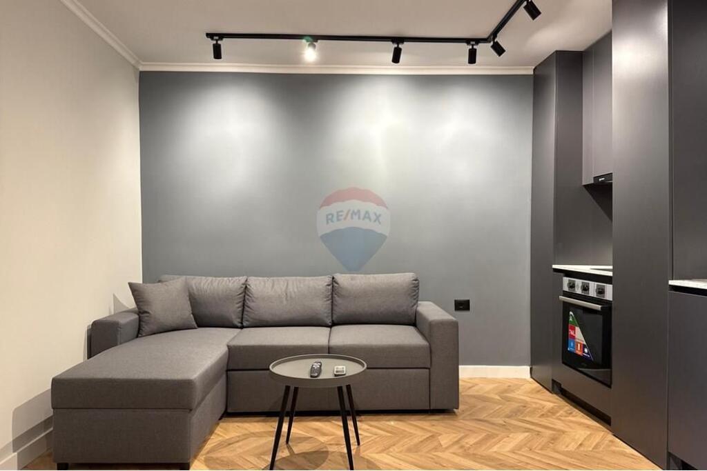 Shiten 2 Apartamente 1+1 dhe Garsoniere, Mine Peza