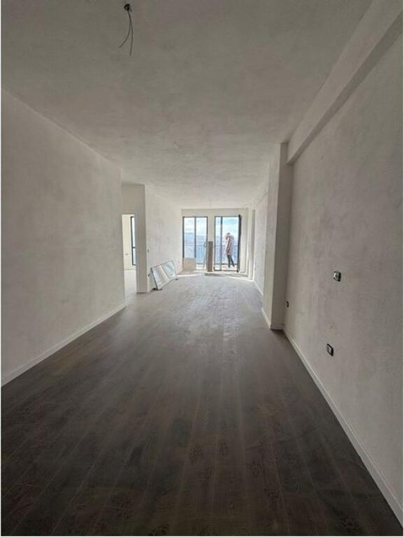 Vendesi Appartamento 3+1+2 Ex Campo di Aviazione