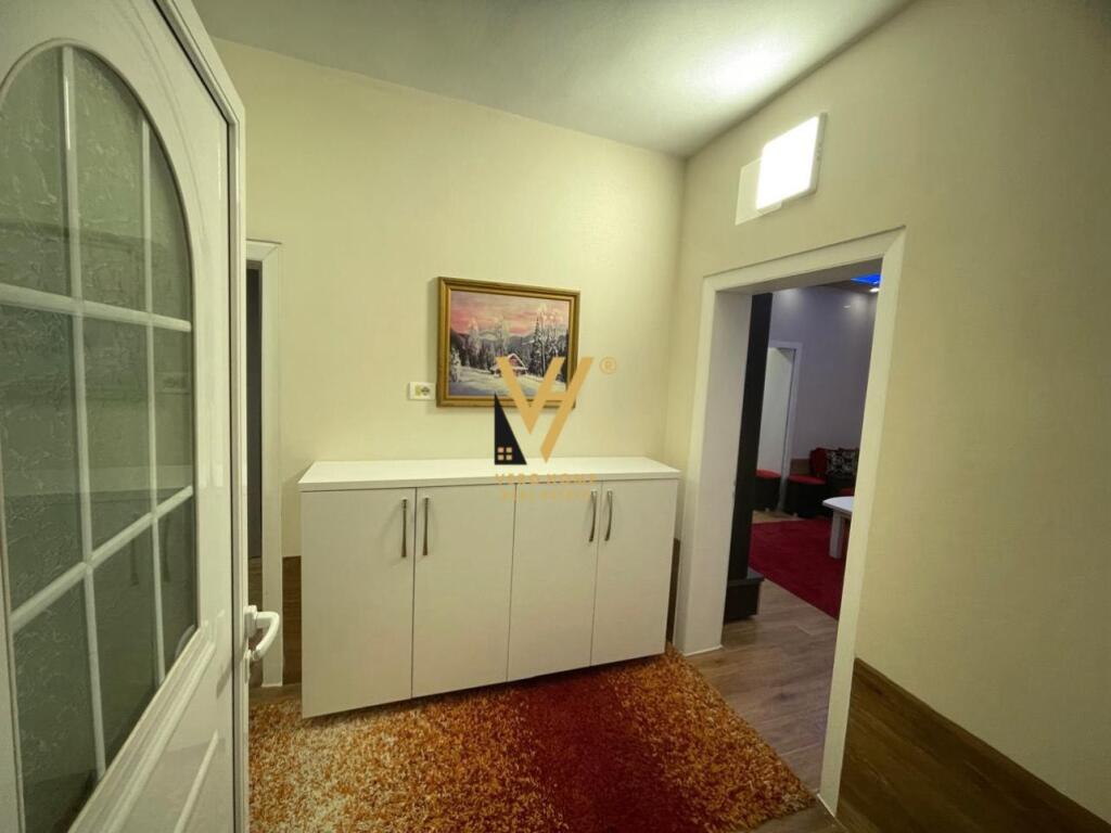 JEPET SHTEPI PRIVATE 2+1+BLK ME QIRA TE STACIONI TRENIT 45.000 LEKE