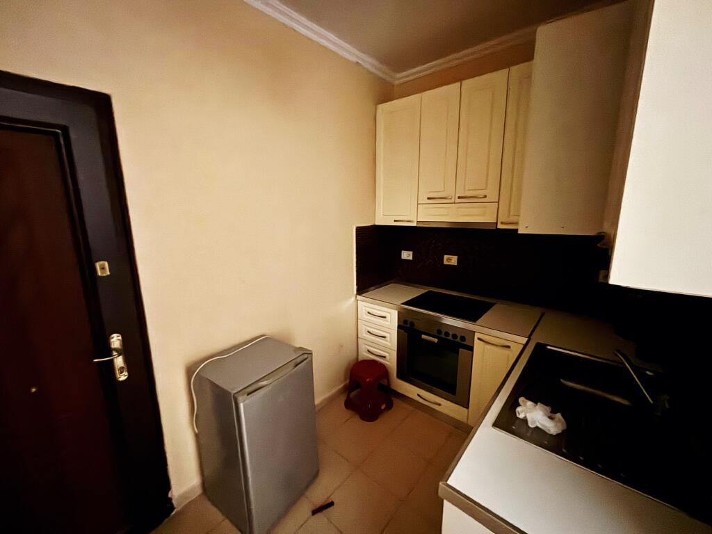 Gazonier me Qera ne Misto Mame