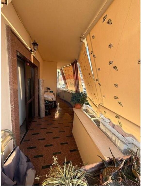 Apartment - For Rent - Zogu I Boulevard, Tirana