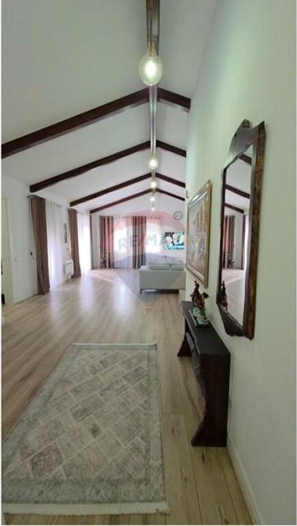 Penthouse for rent, Secret Garden