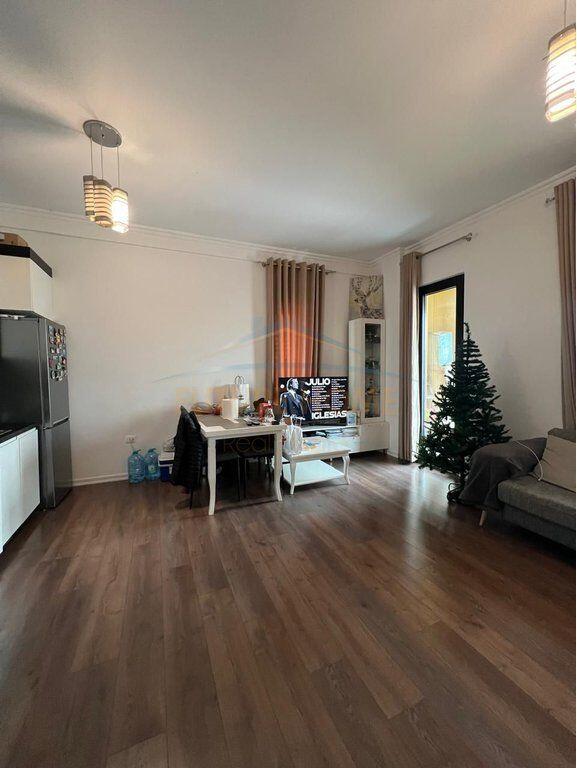 Shitet, Apartament 2+1+2, Square 21, Rruga e Kavajës