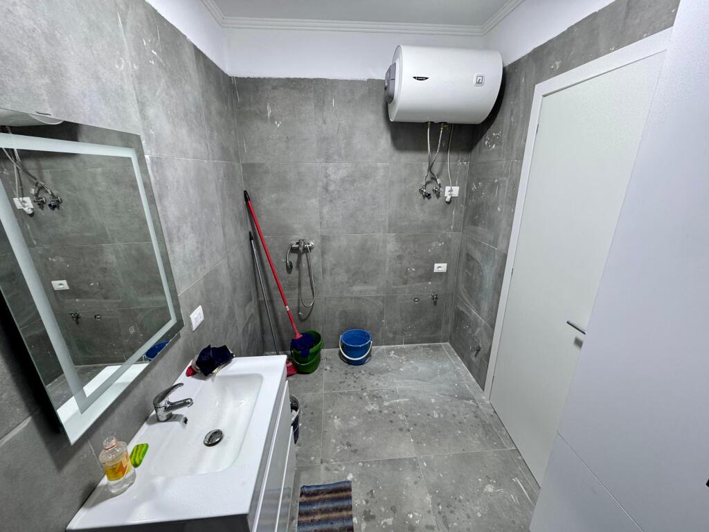 📣 VENDESI Appartamento 1+1 📍 Via "Jordan Misja", Vicino all'Università "Beder" ✨  