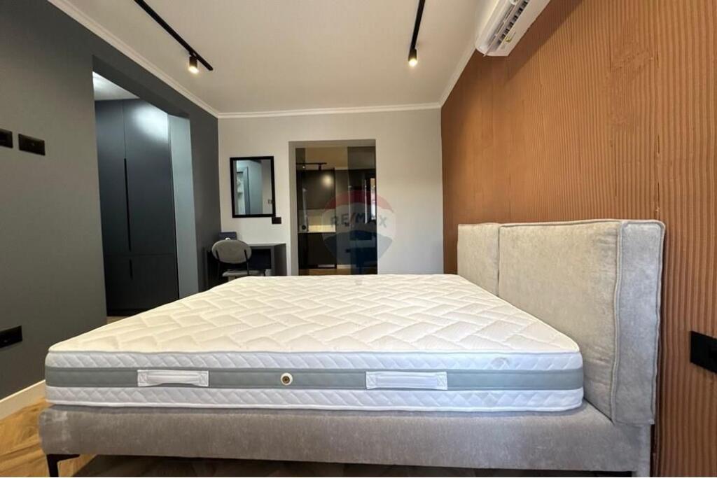 Shiten 2 Apartamente 1+1 dhe Garsoniere, Mine Peza