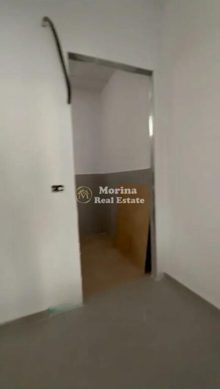 Affitto | Ambiente Commerciale | Brryli | 4500 €/mese