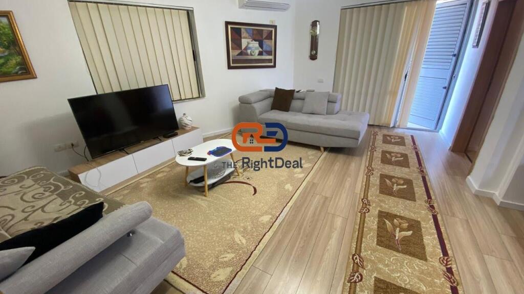 Ne Fresk ,Shitet Apartament 2+1+2 Me Verande!!