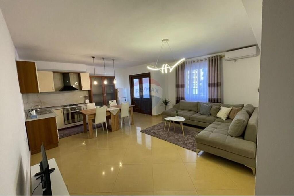 Apartment - For Rent - Zogu I Boulevard, Tirana