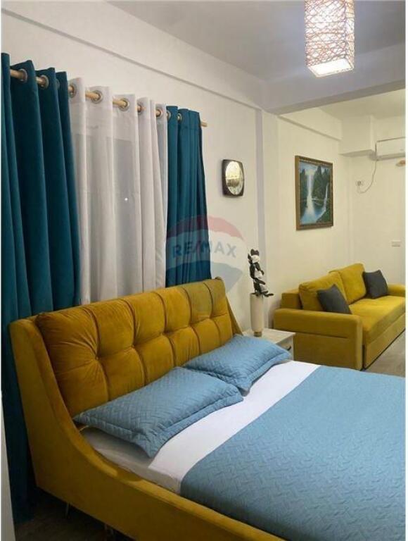 Hotel 3-Katësh per Qera