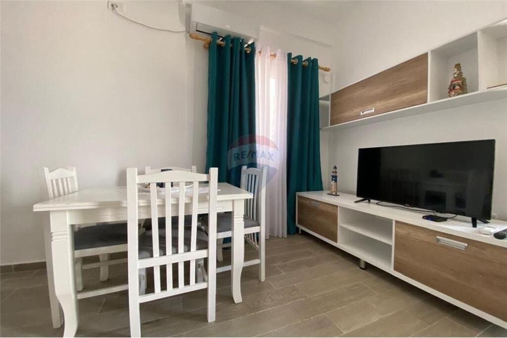 Hotel 3-Katësh per Qera