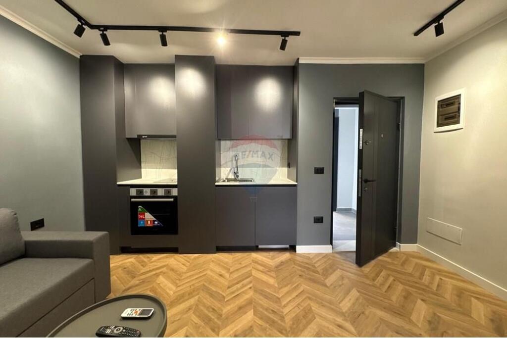 Shiten 2 Apartamente 1+1 dhe Garsoniere, Mine Peza