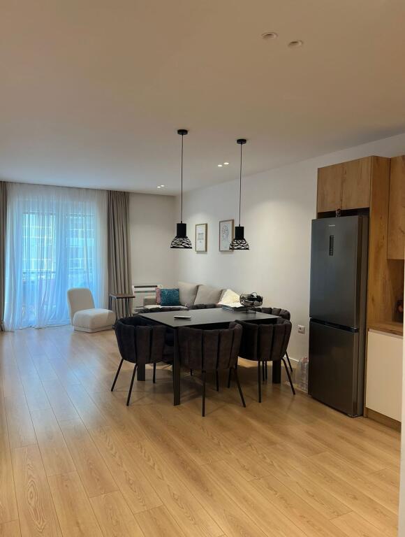 Jepet me qira apartamant 2+1+2 + post parkimi tek Radisoni , Liqeni i Thate !