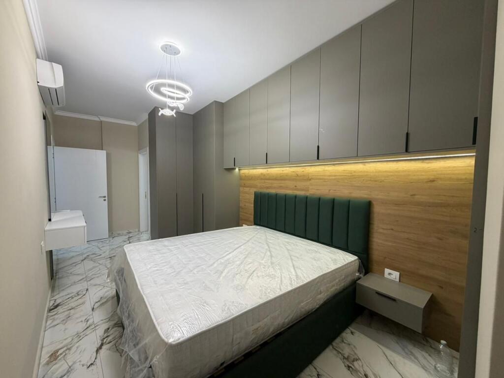 🏡 Jepet me qira apartament 2+1+2  + parking 📍 Rruga 5 Maji, Tiranë