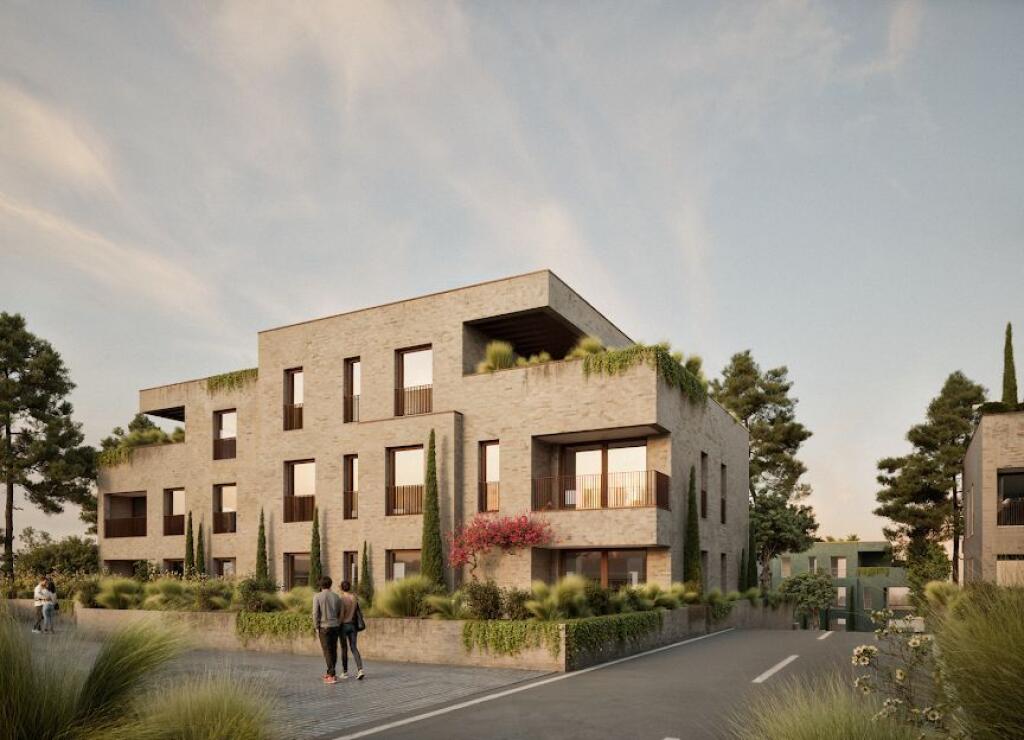 Shitet Apartament 1+1