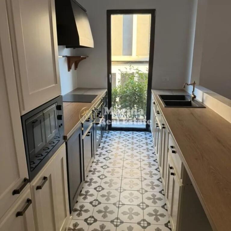 Qera | Apartament 2 + 1 | Liqeni i Farkës | 1300 €/muaj