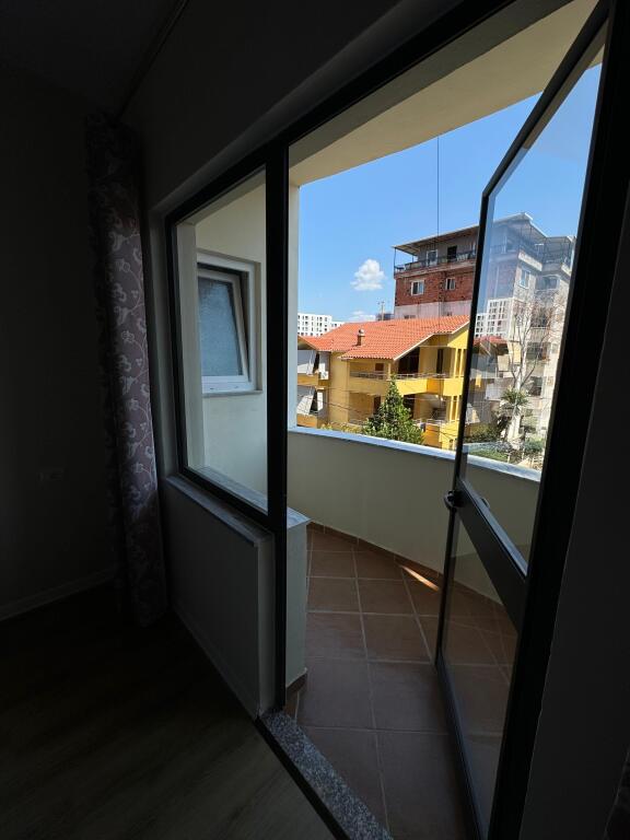 Appartamento 2+1, Don Bosko!