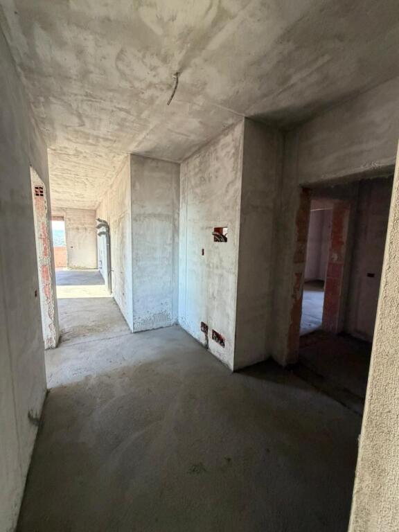 Apartment 2+1 for Sale at Ulliri, Kamez