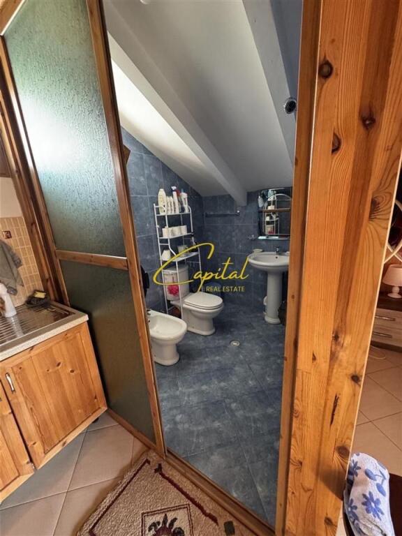 VILLA PRIVATA IN VENDITA 670 M2 BERAT 450.000 EURO