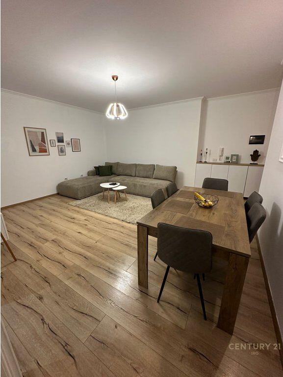 APARTAMENT 2+1 ME QERA TE KOPSHTI BOTANIK, TIRANË.