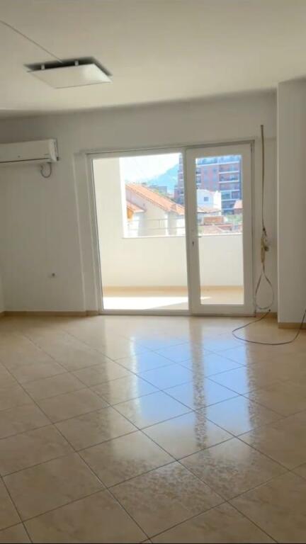 ZYRE ME QERA 128 M2 SIRI KODRA 50.000 LEKE