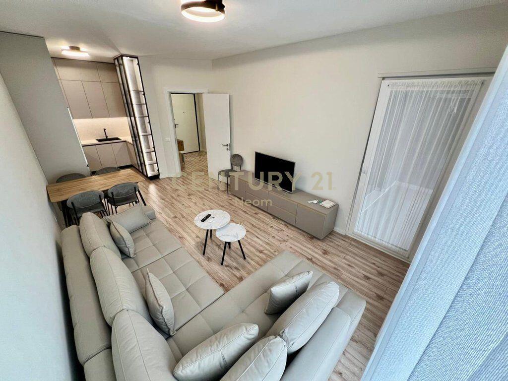 Apartament Modern 1+1 me Qira – Bulevardi Kryesor, Astir