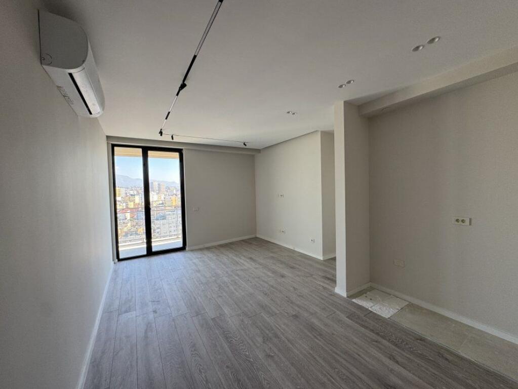 UFFICIO IN AFFITTO 200 M2 MINE PEZA 2100 EURO