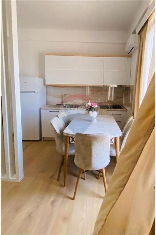 Hotel 3-Katësh per Qera