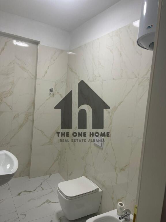 Ufficio in Affitto - Myslym Shyre . Piano 2/ Sup40m2 . Vuoto