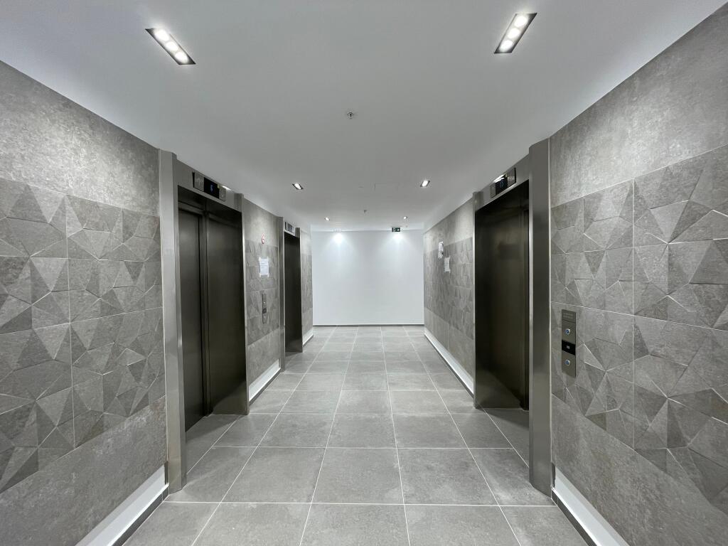 Jepet me QIRA ambiente Zyrash në zonën më ELITARE në TIRANË pranë Stadiumit "Air Albania"