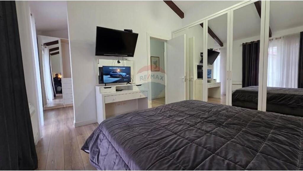 Penthouse for rent, Secret Garden