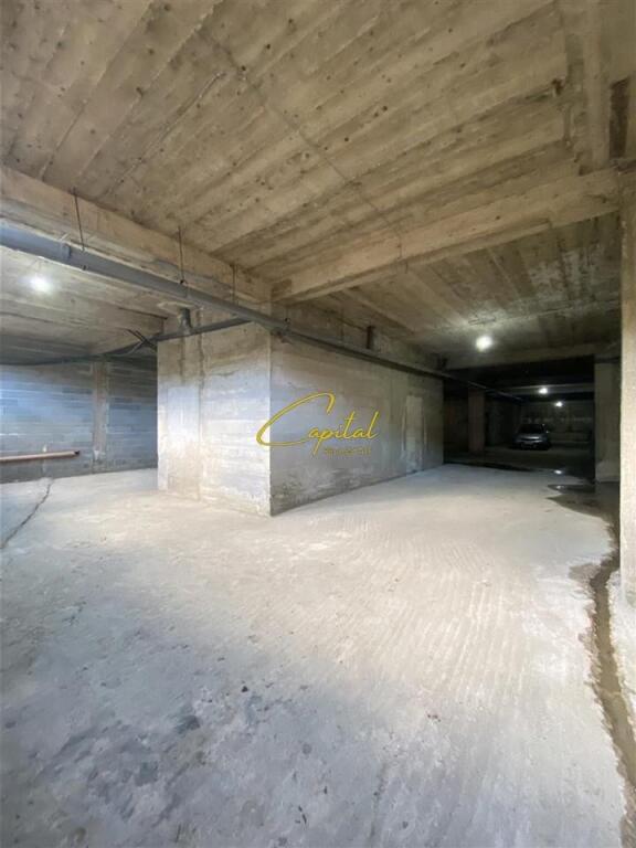 MAGAZZINI IN AFFITTO 700 M2 FRESKU 100.000 LEKE