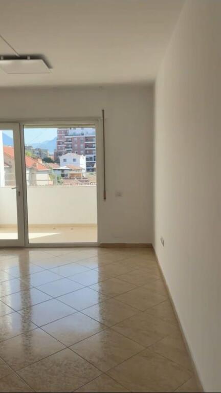 ZYRE ME QERA 128 M2 SIRI KODRA 50.000 LEKE