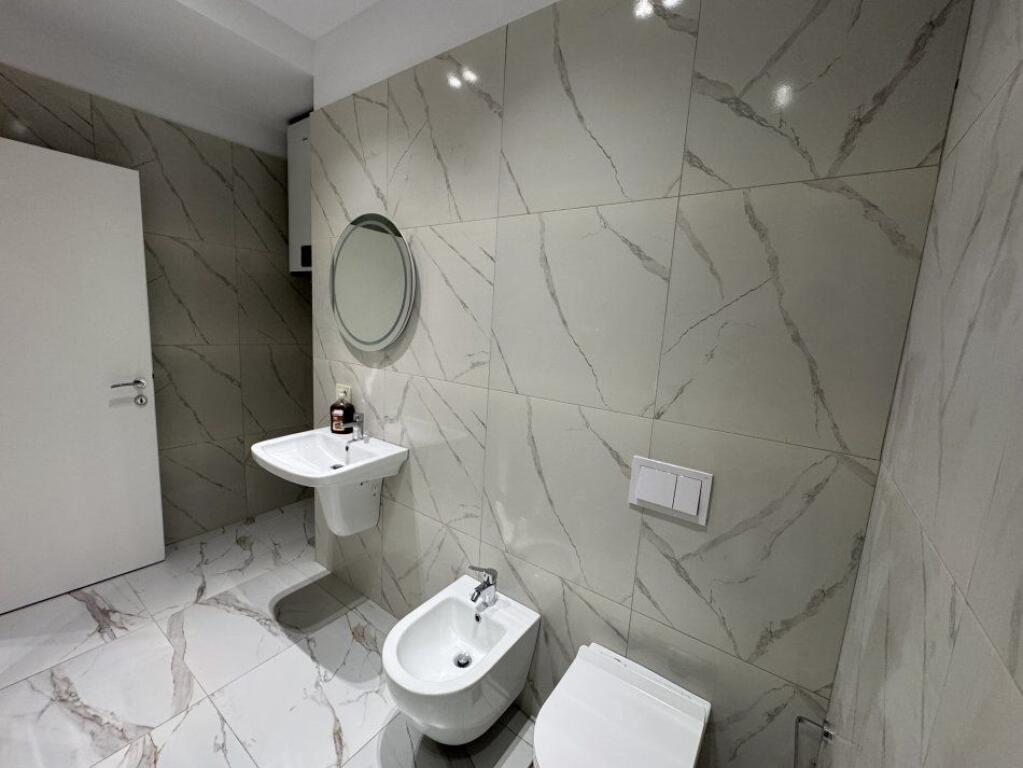 UFFICIO IN AFFITTO 200 M2 MINE PEZA 2100 EURO