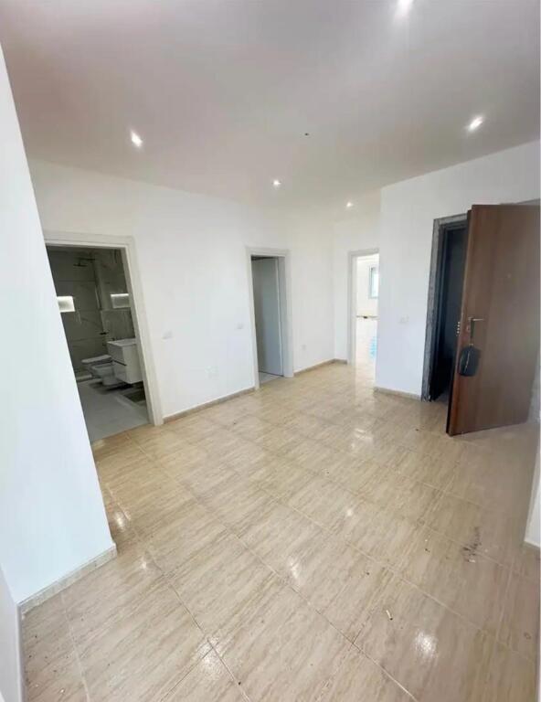 Apartament 2+1, Rruga e Elbasanit!