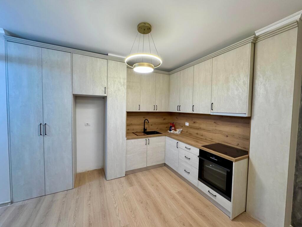 📣 VENDESI Appartamento 1+1 📍 Via "Jordan Misja", Vicino all'Università "Beder" ✨  