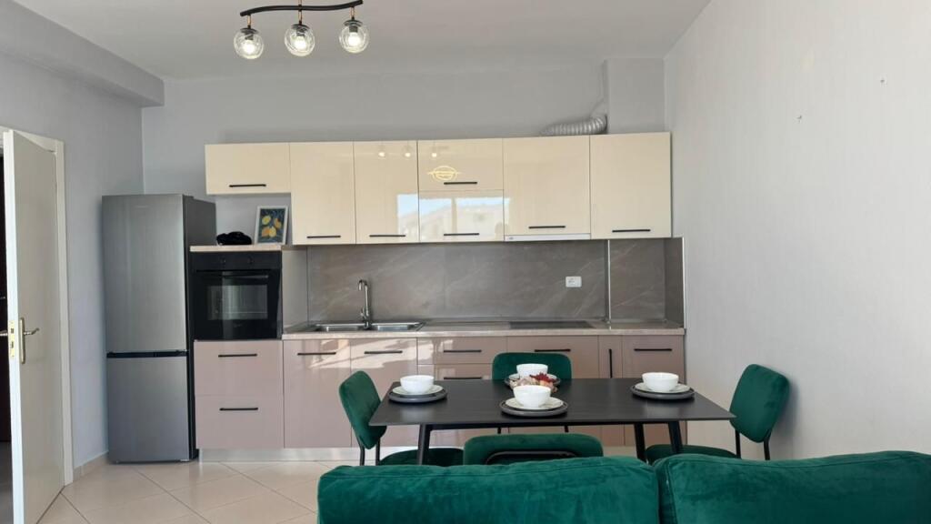 JEPET ME QERA SUPER APARTAMENT NE PLAZH