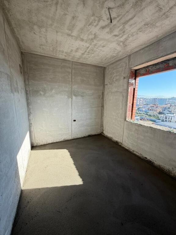 Apartment 2+1 for Sale at Ulliri, Kamez