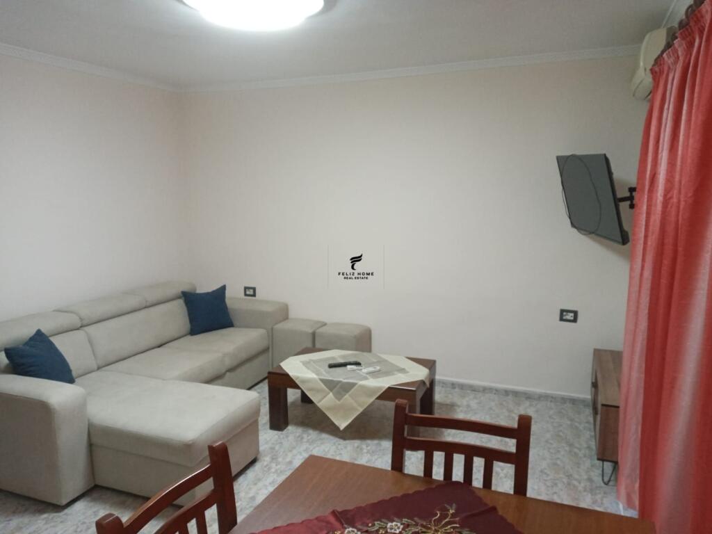 APARTAMENT ME QERA  1+1 MYSLYM SHYRI 60.000 LEKE