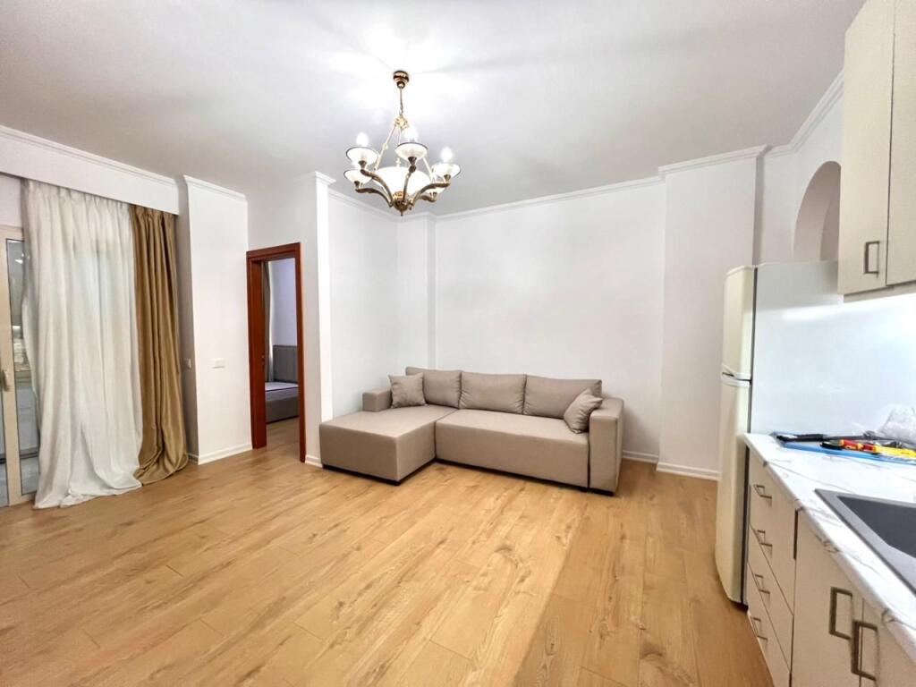 (2,000€/m2 ) SHITET: 2+1+Ballkon || 📍Liqeni i Thate || Kati 2, 70 m² 148.800€ (2 min nga Liqeni)

