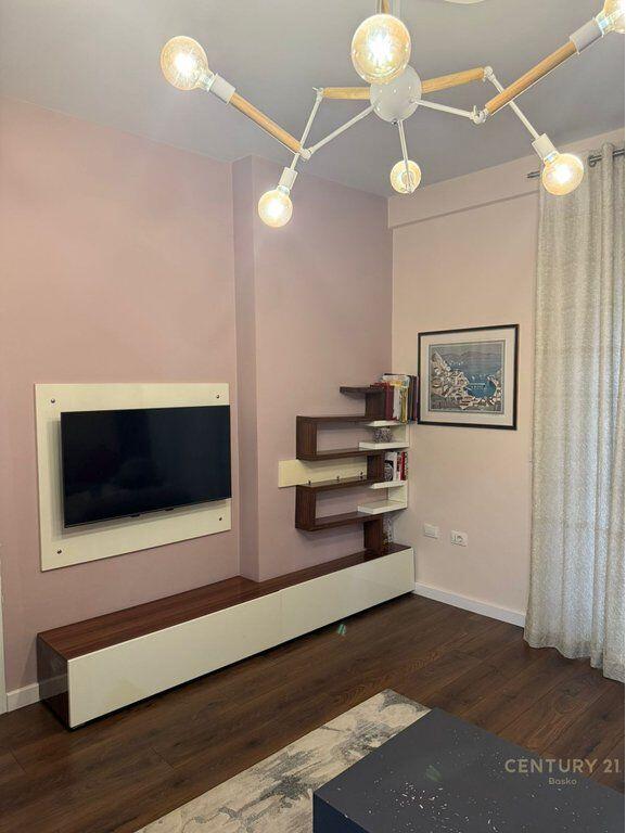 Qera, apartament 1+1, Liqeni Thate!