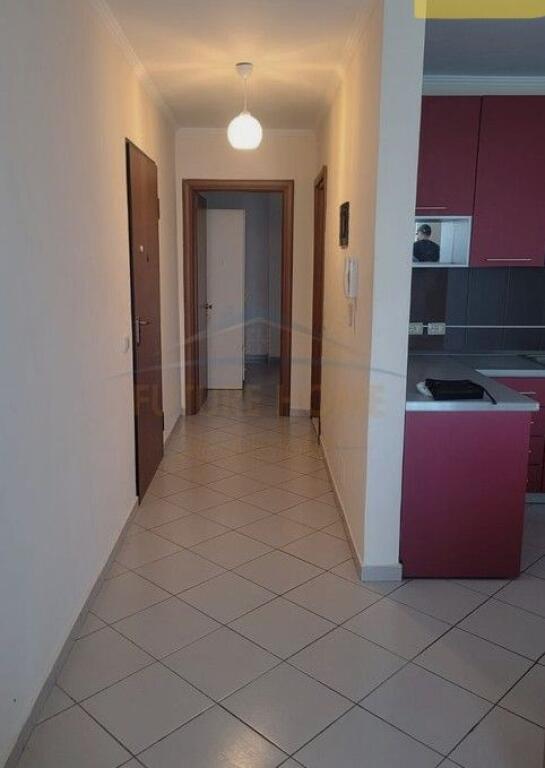 Shitet, Apartament 1+1, Komuna e Parisit