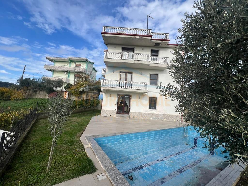 Vile 3 Kateshe per shitje ne Vaqarr, Tirane