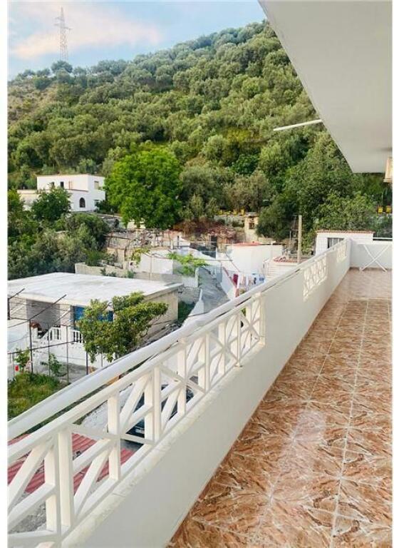 Hotel 3-Katësh per Qera