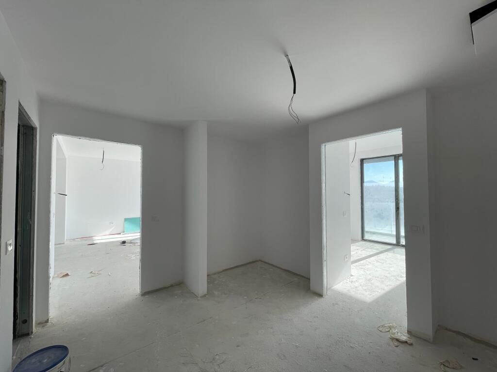 Jepet me QIRA ambiente Zyrash në zonën më ELITARE në TIRANË pranë Stadiumit "Air Albania"