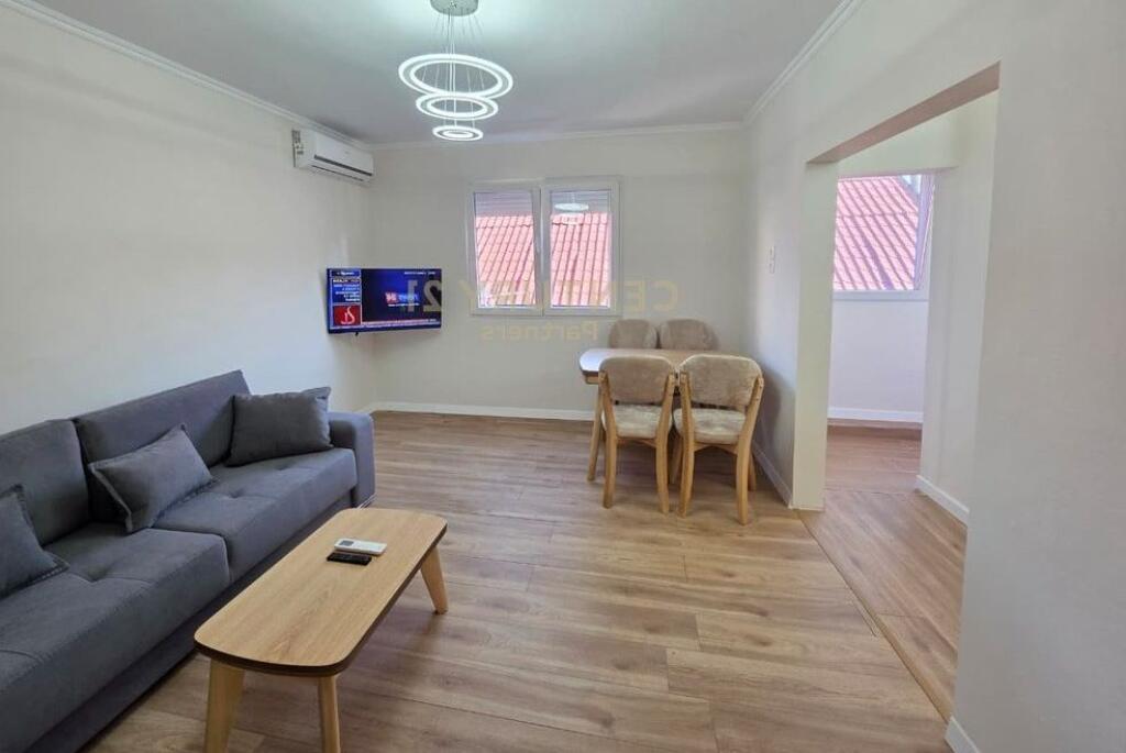 SHITET APARTAMENT 1+1 NE ALLIAS, PRANE SPITALIT AMERIKAN 2
