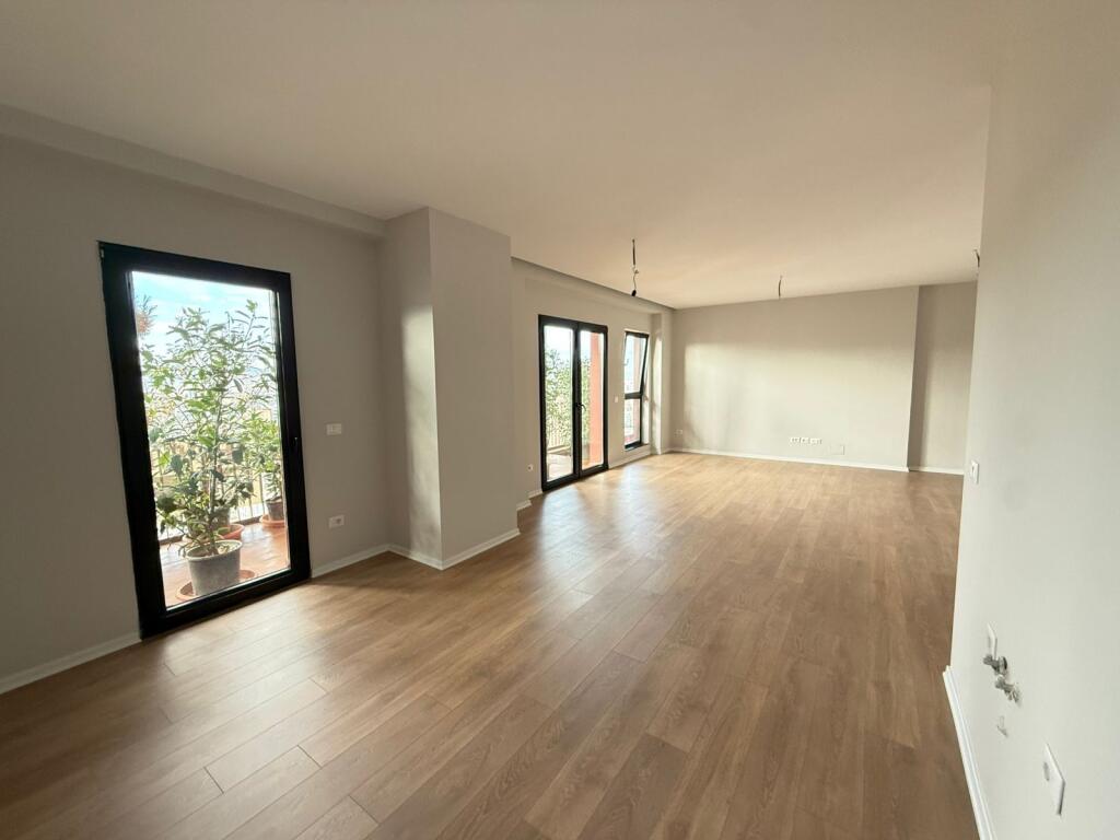 Office For Rent 2+1+2 At Garden Building 21 December (ID BZ2766) Tirana