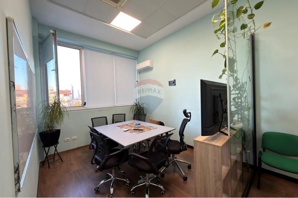 Ufficio - In Affitto - Complesso Delijorgji, Tirana