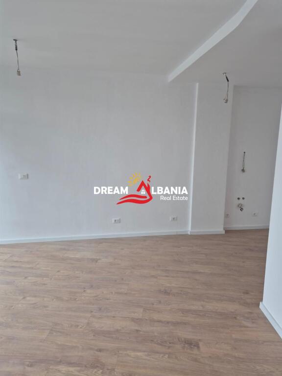 Jepet me qera apartament 2+1+2 per banim/biznes dhe parking i perfshire tek liqeni i Tiranes, kompleksi Lake View (ID 42611396)
