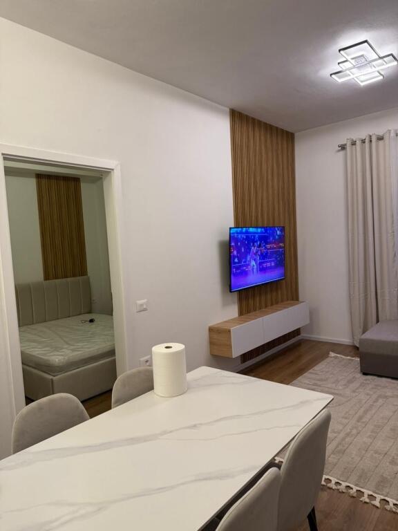 Jepet 1+1 me qera te rezidenca Kadiu, Ali Demi!