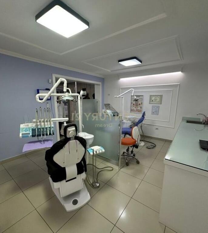COMMERCIAL SPACE / DENTAL CLINIC FOR SALE.
